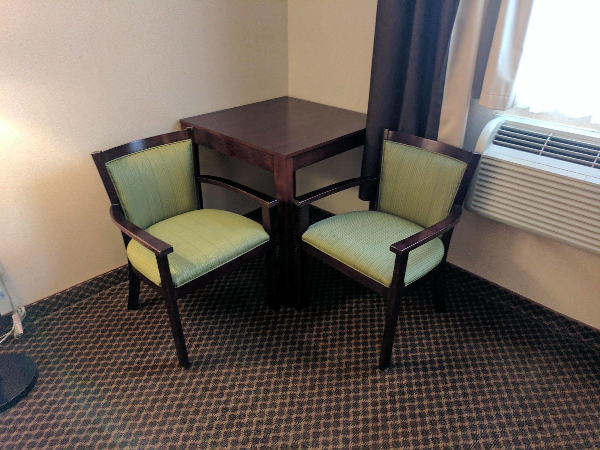 Luxury Hotel 2*