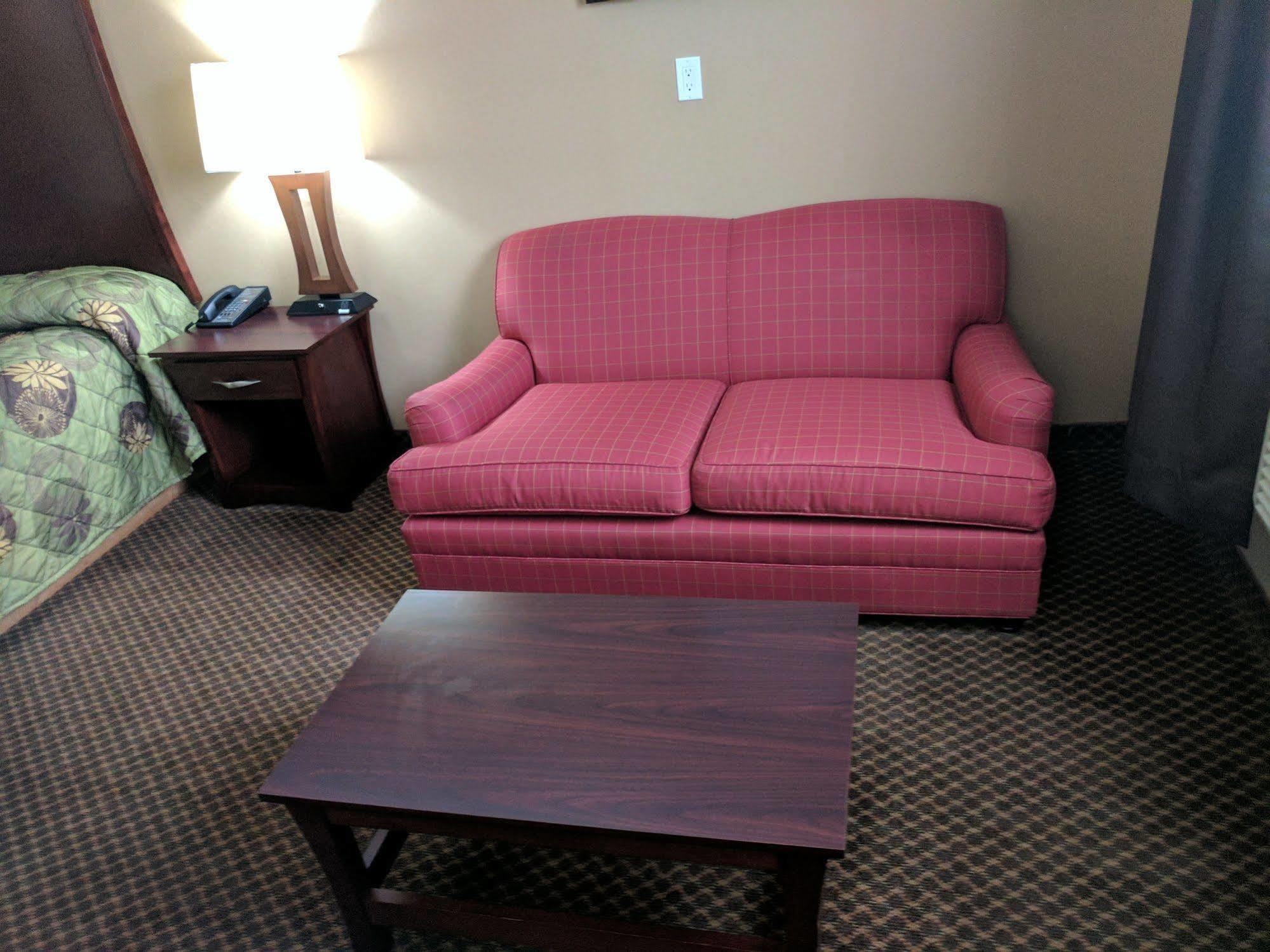 Luxury Hotel 2*